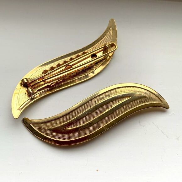 Vintage Gold Leaf Barrettes – Pair of Swoosh Metal Hair Clips - Picture 3 of 7